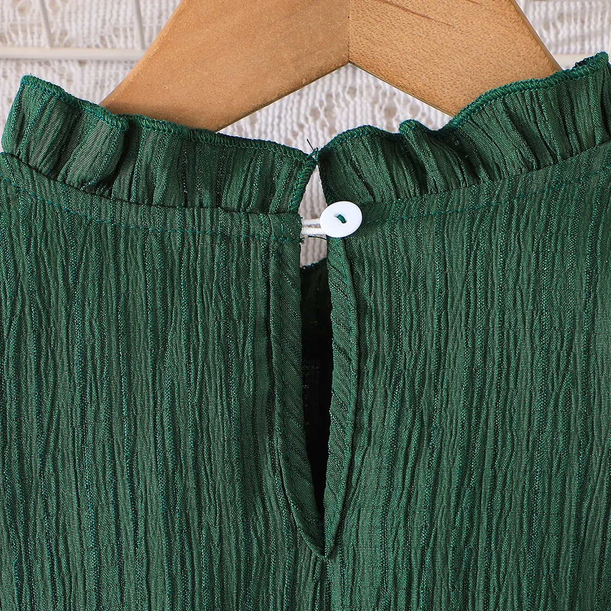 Children's sweet and elegant exquisite lace ruffle collar long sleeved green dress skirts - Image 5